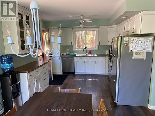 119 Dorcas Bay Road, Northern Bruce Peninsula, ON - Indoor Photo Showing Kitchen