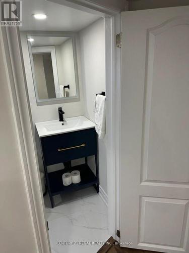 153 Clarence Street, Vaughan (West Woodbridge), ON - Indoor Photo Showing Bathroom