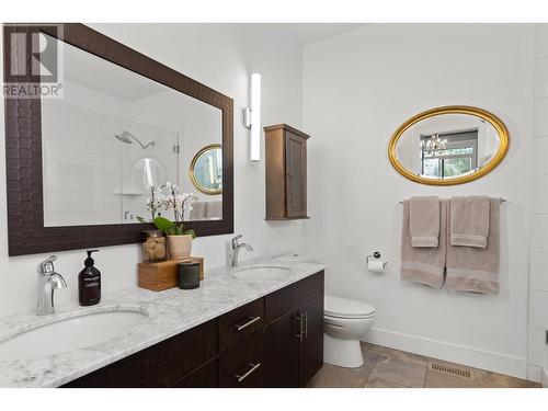 302 Upper Canyon Drive, Kelowna, BC - Indoor Photo Showing Bathroom