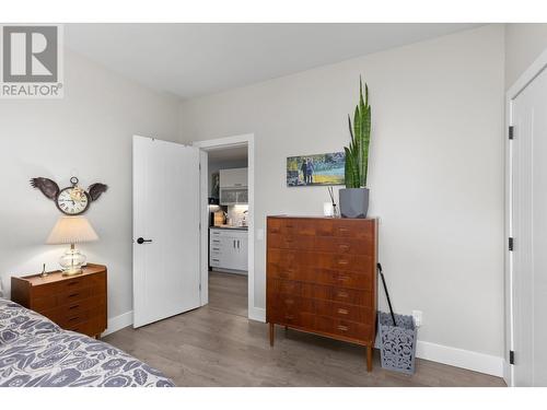 302 Upper Canyon Drive, Kelowna, BC - Indoor Photo Showing Bedroom