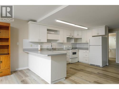 55 Kalamalka Lakeview Drive Unit# 3, Vernon, BC - Indoor Photo Showing Kitchen