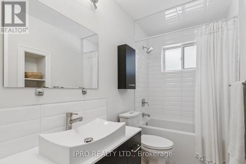 8 Sir Raymond Drive, Toronto (Guildwood), ON - Indoor Photo Showing Bathroom