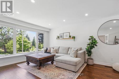 8 Sir Raymond Drive, Toronto (Guildwood), ON - Indoor Photo Showing Living Room