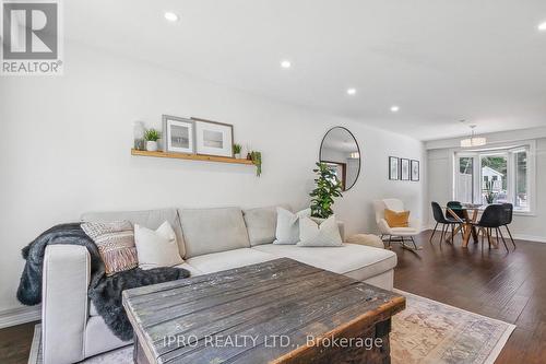 8 Sir Raymond Drive, Toronto (Guildwood), ON - Indoor Photo Showing Living Room