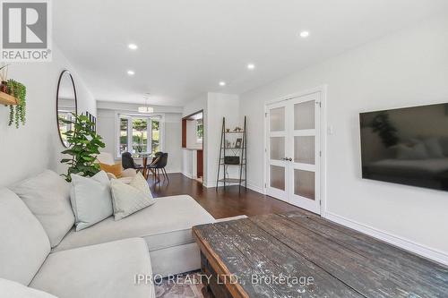 8 Sir Raymond Drive, Toronto (Guildwood), ON - Indoor Photo Showing Living Room