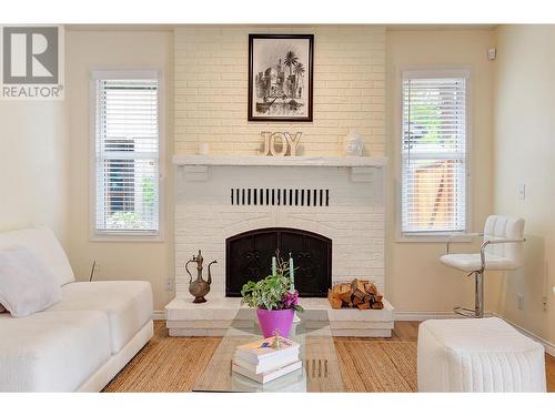 3132 Shannon Court, West Kelowna, BC - Indoor Photo Showing Living Room With Fireplace