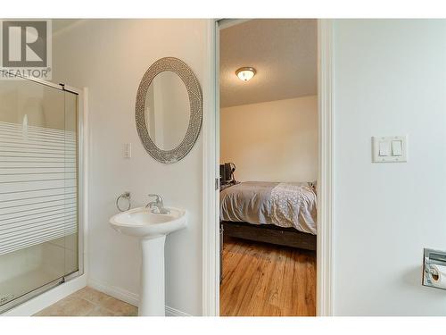 3132 Shannon Court, West Kelowna, BC - Indoor Photo Showing Bathroom