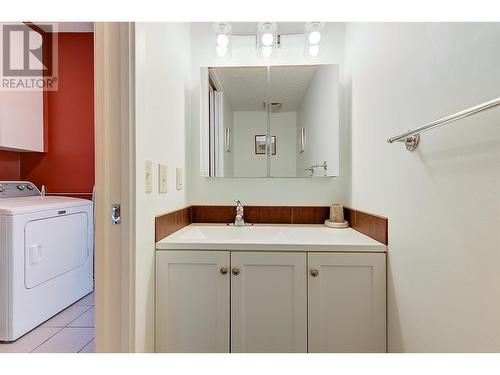 3132 Shannon Court, West Kelowna, BC - Indoor Photo Showing Laundry Room