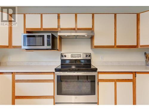 3132 Shannon Court, West Kelowna, BC - Indoor Photo Showing Kitchen