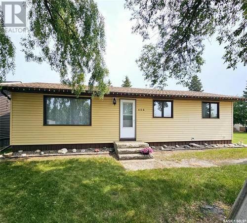 608 610 Jubilee Drive, Spy Hill, SK - Outdoor