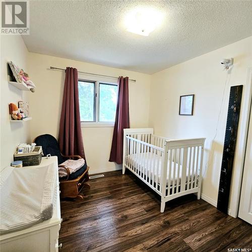 608 610 Jubilee Drive, Spy Hill, SK - Indoor Photo Showing Bedroom