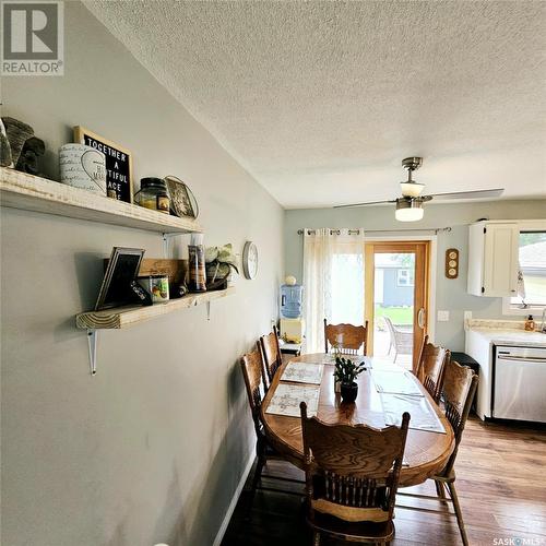 608 610 Jubilee Drive, Spy Hill, SK - Indoor Photo Showing Dining Room