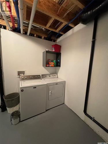 173 26Th Street, Battleford, SK - Indoor Photo Showing Laundry Room