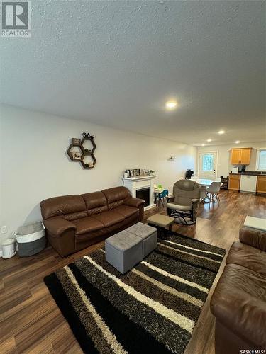 173 26Th Street, Battleford, SK - Indoor Photo Showing Living Room