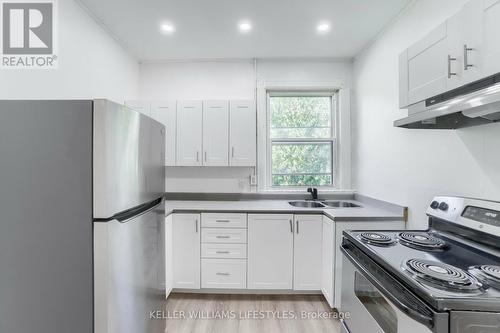 33 Station Street, St. Thomas, ON - Indoor Photo Showing Kitchen With Double Sink