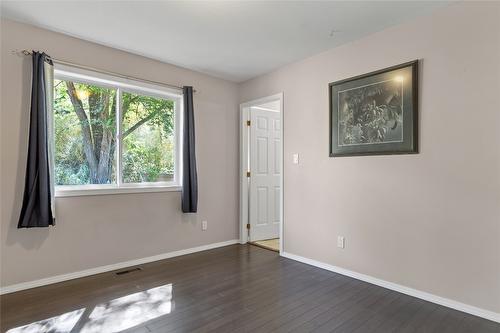 123-1801 53 Avenue, Vernon, BC - Indoor Photo Showing Other Room