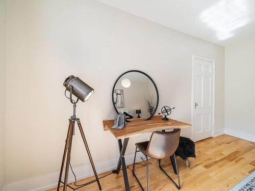 Bedroom - 6-3750 Rue Du Frère-André, Montréal (Côte-Des-Neiges/Notre-Dame-De-Grâce), QC - Indoor Photo Showing Other Room