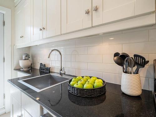 Kitchen - 6-3750 Rue Du Frère-André, Montréal (Côte-Des-Neiges/Notre-Dame-De-Grâce), QC - Indoor Photo Showing Kitchen