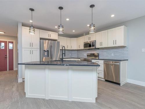 4021 Otters Close, Duncan, BC - Indoor Photo Showing Kitchen With Stainless Steel Kitchen With Upgraded Kitchen