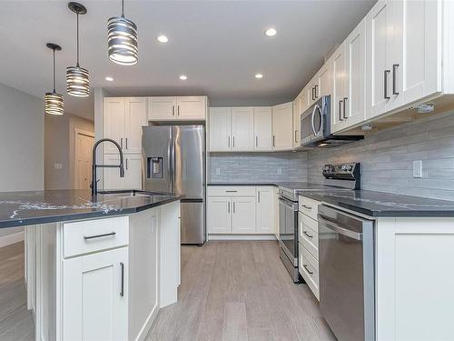 4021 Otters Close, Duncan, BC - Indoor Photo Showing Kitchen With Stainless Steel Kitchen With Double Sink With Upgraded Kitchen