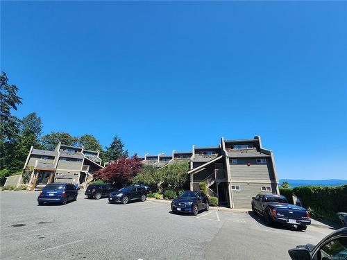 205-3295 Island Hwy West, Qualicum Beach, BC - Outdoor