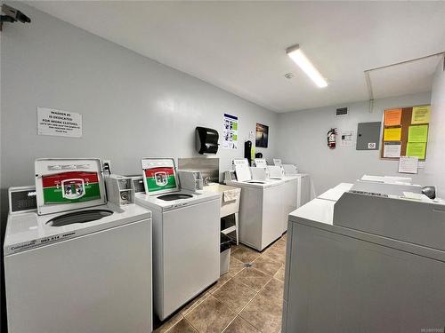 107-585 Dogwood St South, Campbell River, BC - Indoor Photo Showing Laundry Room