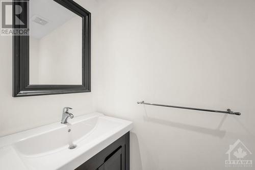 136 Montauk Private, Ottawa, ON - Indoor Photo Showing Bathroom