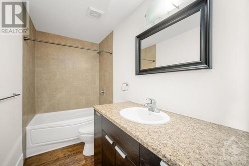 136 Montauk Private, Ottawa, ON - Indoor Photo Showing Bathroom