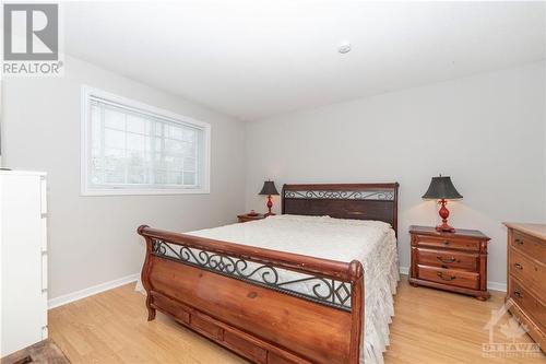 32 Ellisson Way, Ottawa, ON - Indoor Photo Showing Bedroom