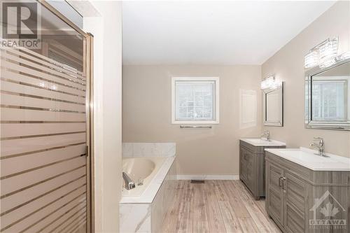 32 Ellisson Way, Ottawa, ON - Indoor Photo Showing Bathroom