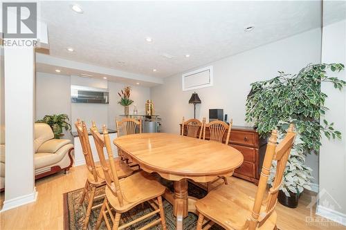 32 Ellisson Way, Ottawa, ON - Indoor Photo Showing Dining Room