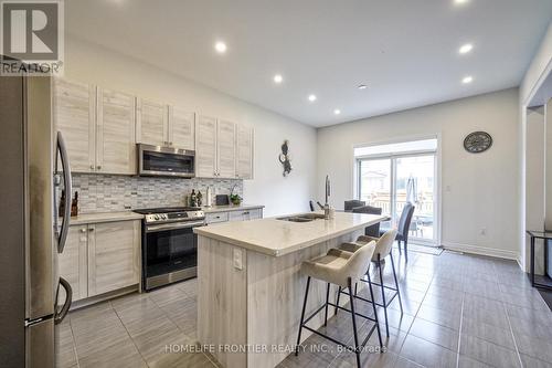 6 Clara May Avenue, East Gwillimbury, ON - Indoor Photo Showing Kitchen With Double Sink