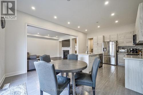 6 Clara May Avenue, East Gwillimbury, ON - Indoor Photo Showing Dining Room