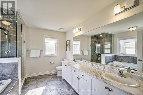 6 Clara May Avenue, East Gwillimbury, ON - Indoor Photo Showing Bathroom