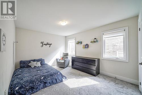 6 Clara May Avenue, East Gwillimbury, ON - Indoor Photo Showing Bedroom