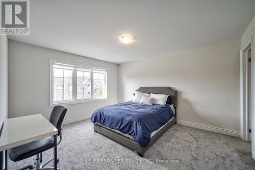 6 Clara May Avenue, East Gwillimbury, ON - Indoor Photo Showing Bedroom