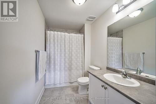 6 Clara May Avenue, East Gwillimbury, ON - Indoor Photo Showing Bathroom