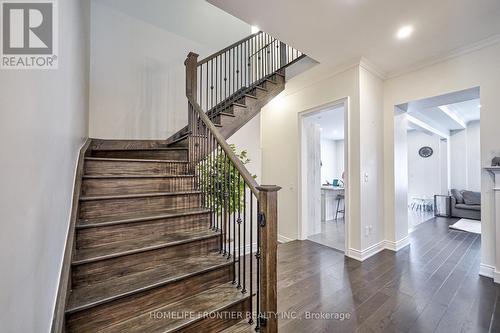 6 Clara May Avenue, East Gwillimbury, ON - Indoor Photo Showing Other Room