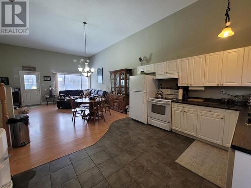 15 486 Quatsino Boulevard, Kitimat, BC - Indoor Photo Showing Kitchen