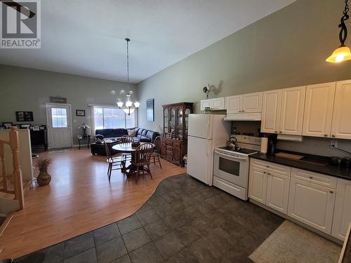 15 486 Quatsino Boulevard, Kitimat, BC - Indoor Photo Showing Kitchen