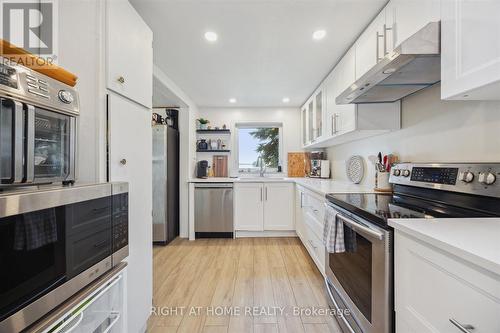 93 Oakdene Crescent, Kawartha Lakes (Little Britain), ON - Indoor Photo Showing Kitchen