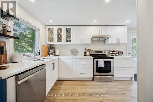 93 Oakdene Crescent, Kawartha Lakes (Little Britain), ON - Indoor Photo Showing Kitchen With Upgraded Kitchen