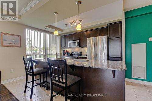 108 - 1030 Coronation Drive, London, ON - Indoor Photo Showing Kitchen With Upgraded Kitchen