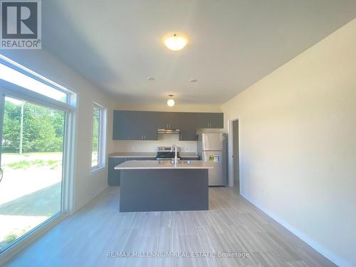 4 Beatrice Drive, Wasaga Beach, ON - Indoor Photo Showing Kitchen