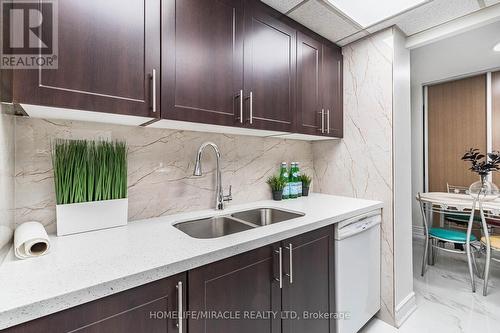 1708 - 65 Huntingdale Boulevard, Toronto (L'Amoreaux), ON - Indoor Photo Showing Kitchen With Double Sink