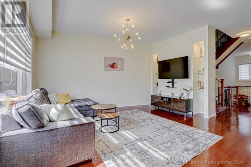 142 Golden Trail, Vaughan (Patterson), ON - Indoor Photo Showing Living Room