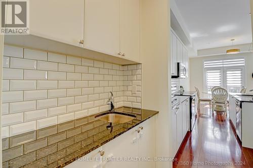 142 Golden Trail, Vaughan (Patterson), ON - Indoor Photo Showing Kitchen