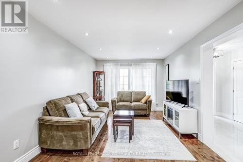 155 Mapes Avenue, Vaughan (West Woodbridge), ON - Indoor Photo Showing Living Room