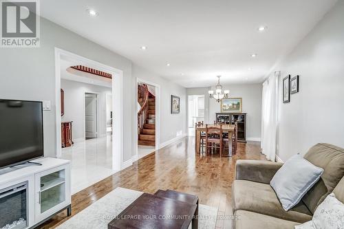 155 Mapes Avenue, Vaughan (West Woodbridge), ON - Indoor Photo Showing Living Room