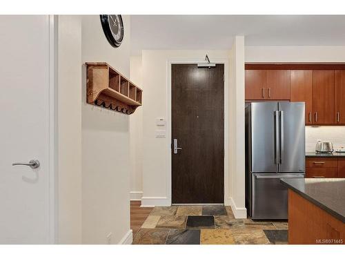 317-1335 Bear Mountain Pkwy, Langford, BC - Indoor Photo Showing Kitchen